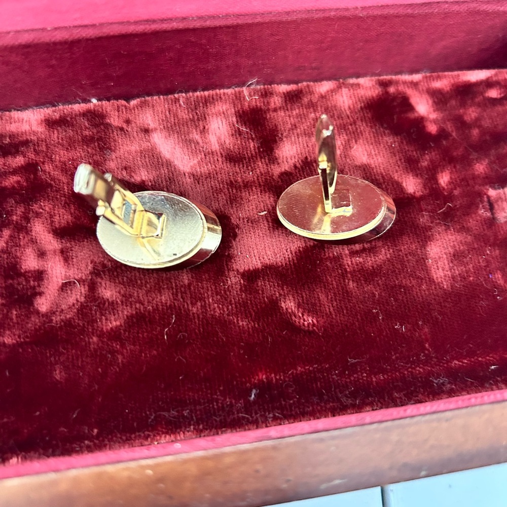 Cuff Links - Picture 2 of 4
